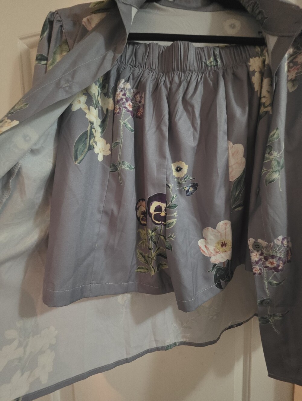 Women's Short and Blouse Set...so nice!